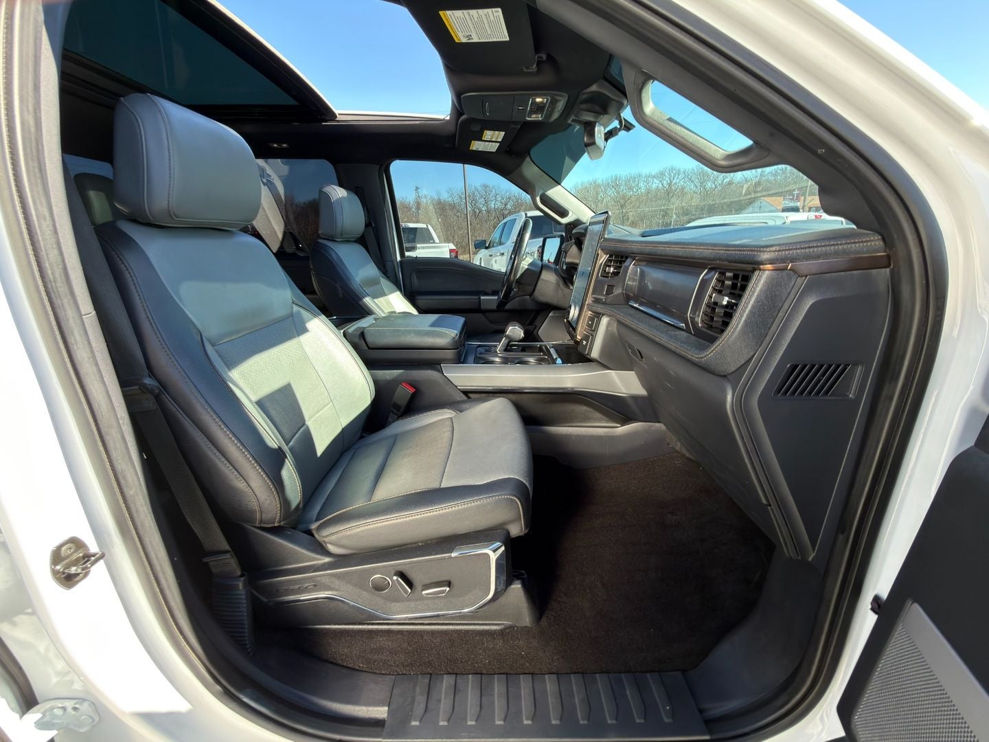 2022 Ford F-150 Lightning LARIAT