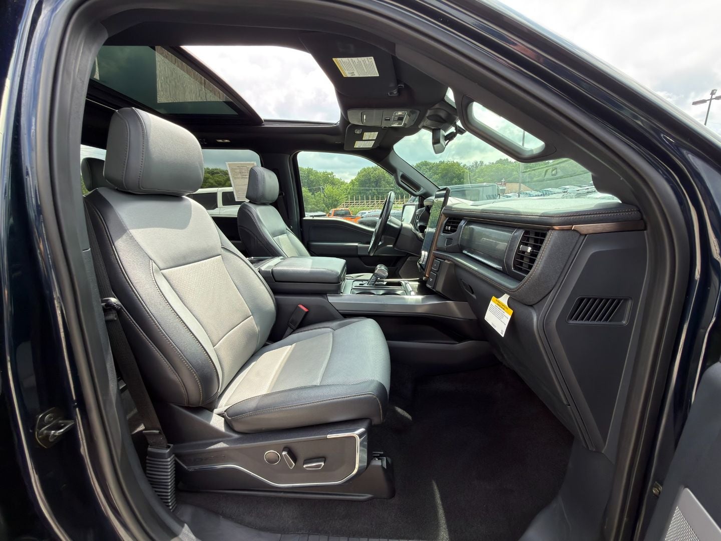 2022 Ford F-150 Lightning LARIAT