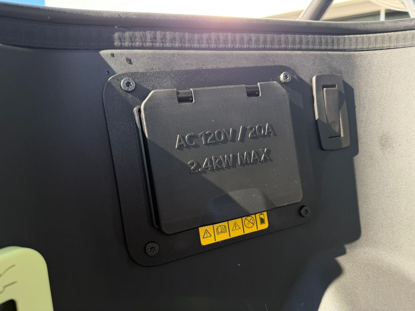 2023 Ford F-150 Lightning LARIAT