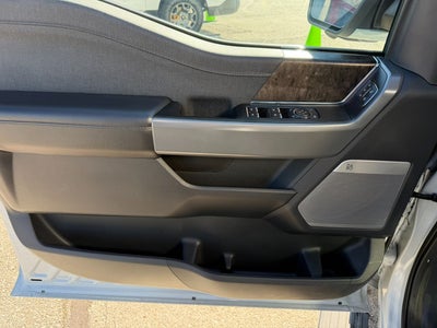 2023 Ford F-150 Lightning LARIAT