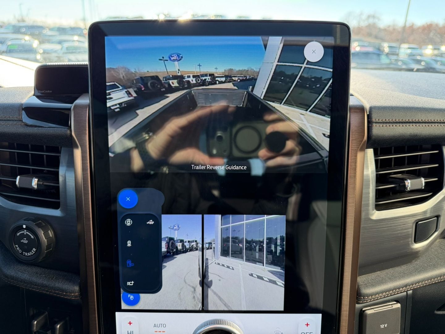 2023 Ford F-150 Lightning LARIAT