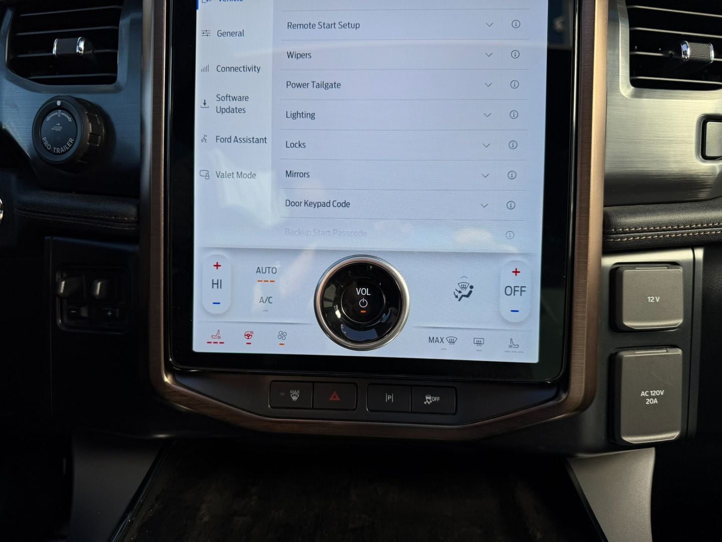 2023 Ford F-150 Lightning LARIAT