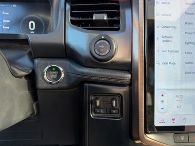 2023 Ford F-150 Lightning LARIAT