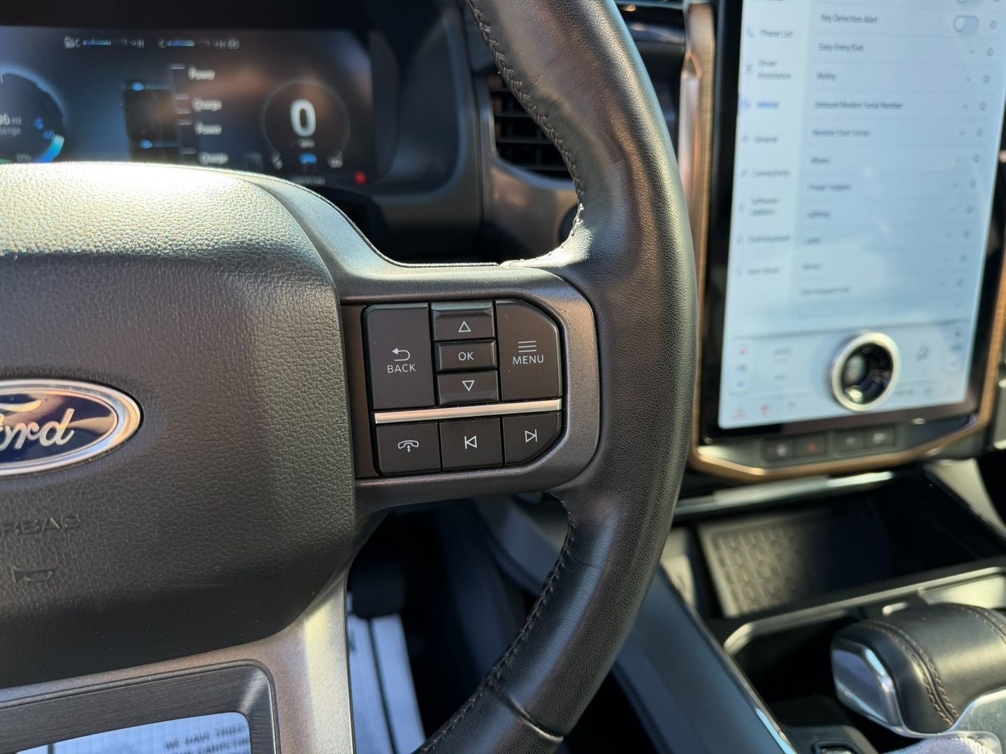 2023 Ford F-150 Lightning LARIAT