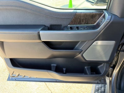 2023 Ford F-150 Lightning LARIAT