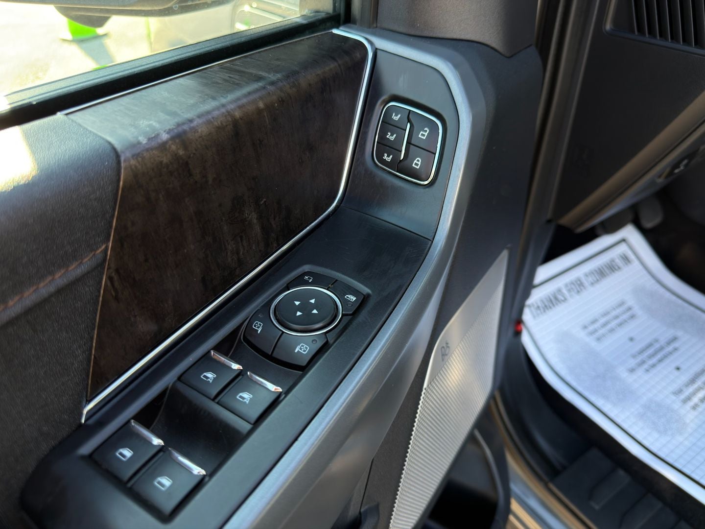 2023 Ford F-150 Lightning LARIAT