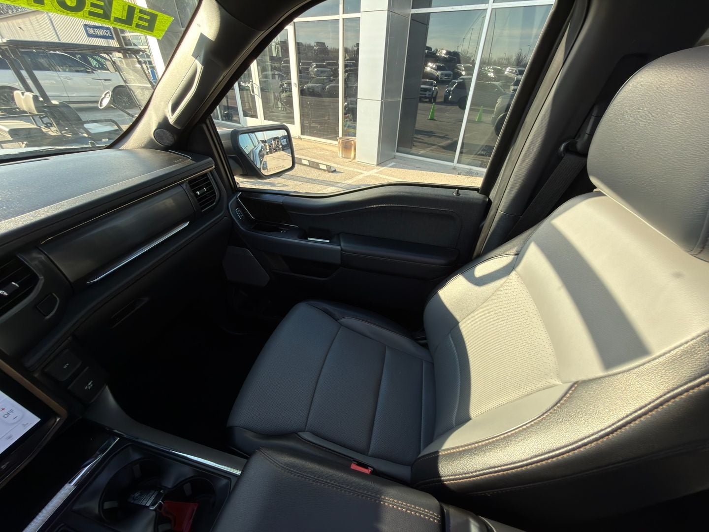 2023 Ford F-150 Lightning LARIAT