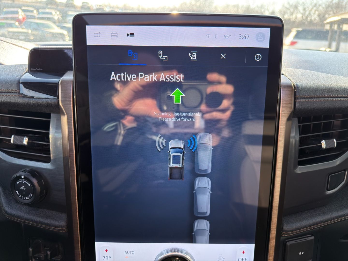 2023 Ford F-150 Lightning LARIAT