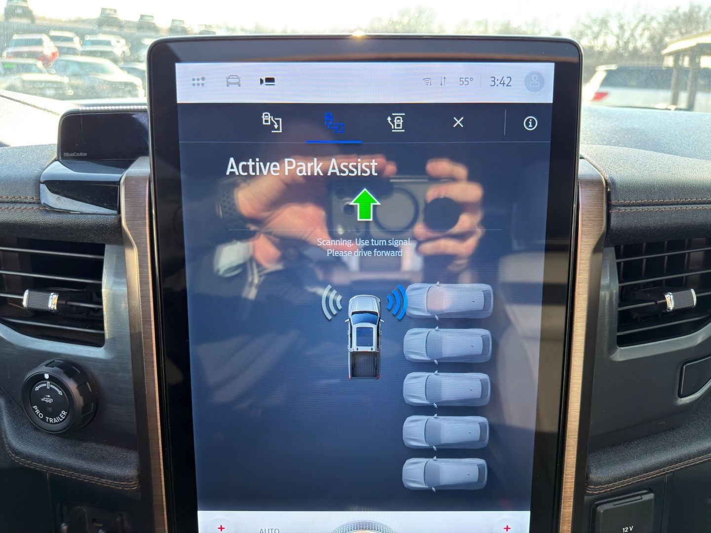 2023 Ford F-150 Lightning LARIAT