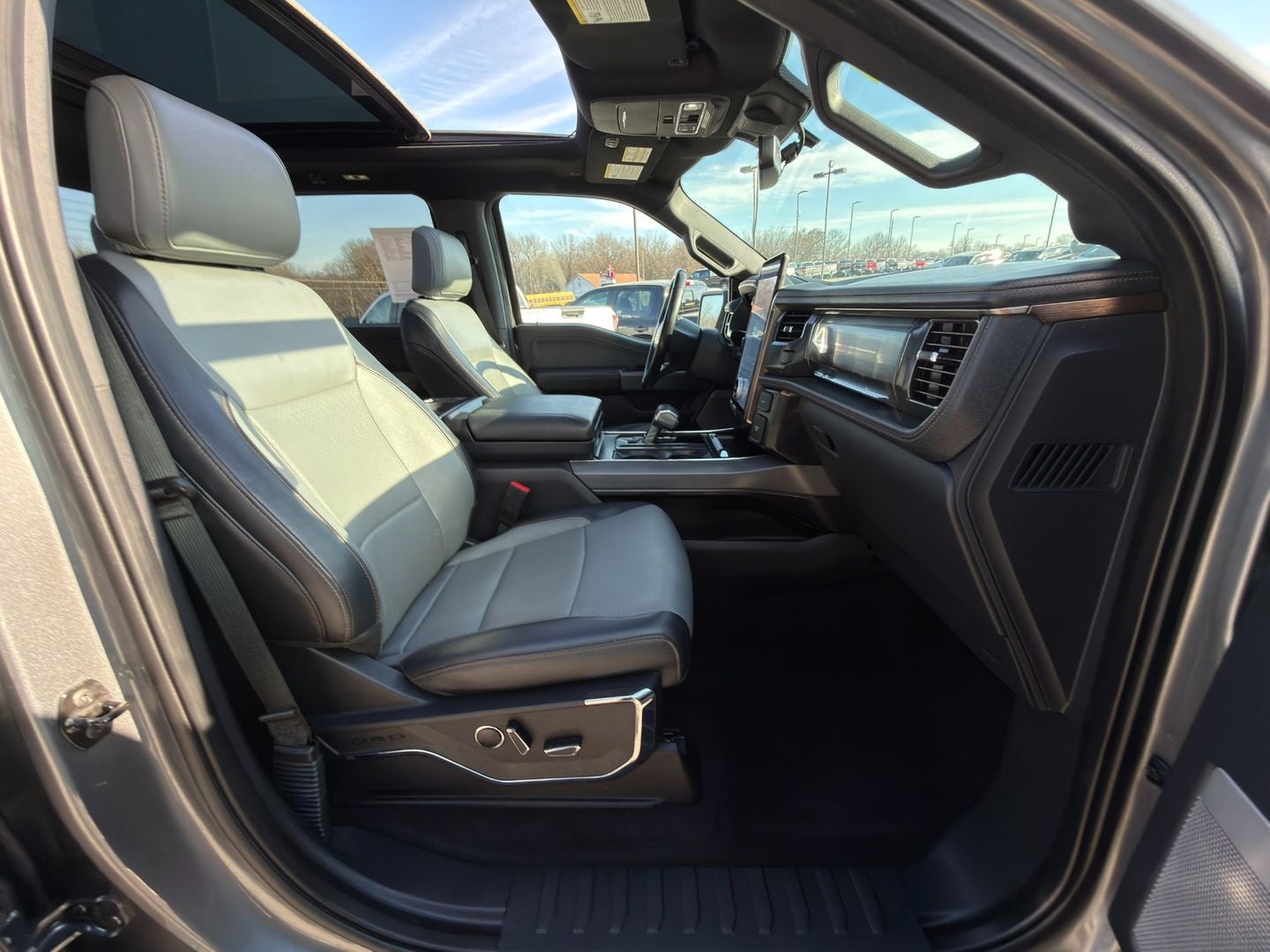 2023 Ford F-150 Lightning LARIAT