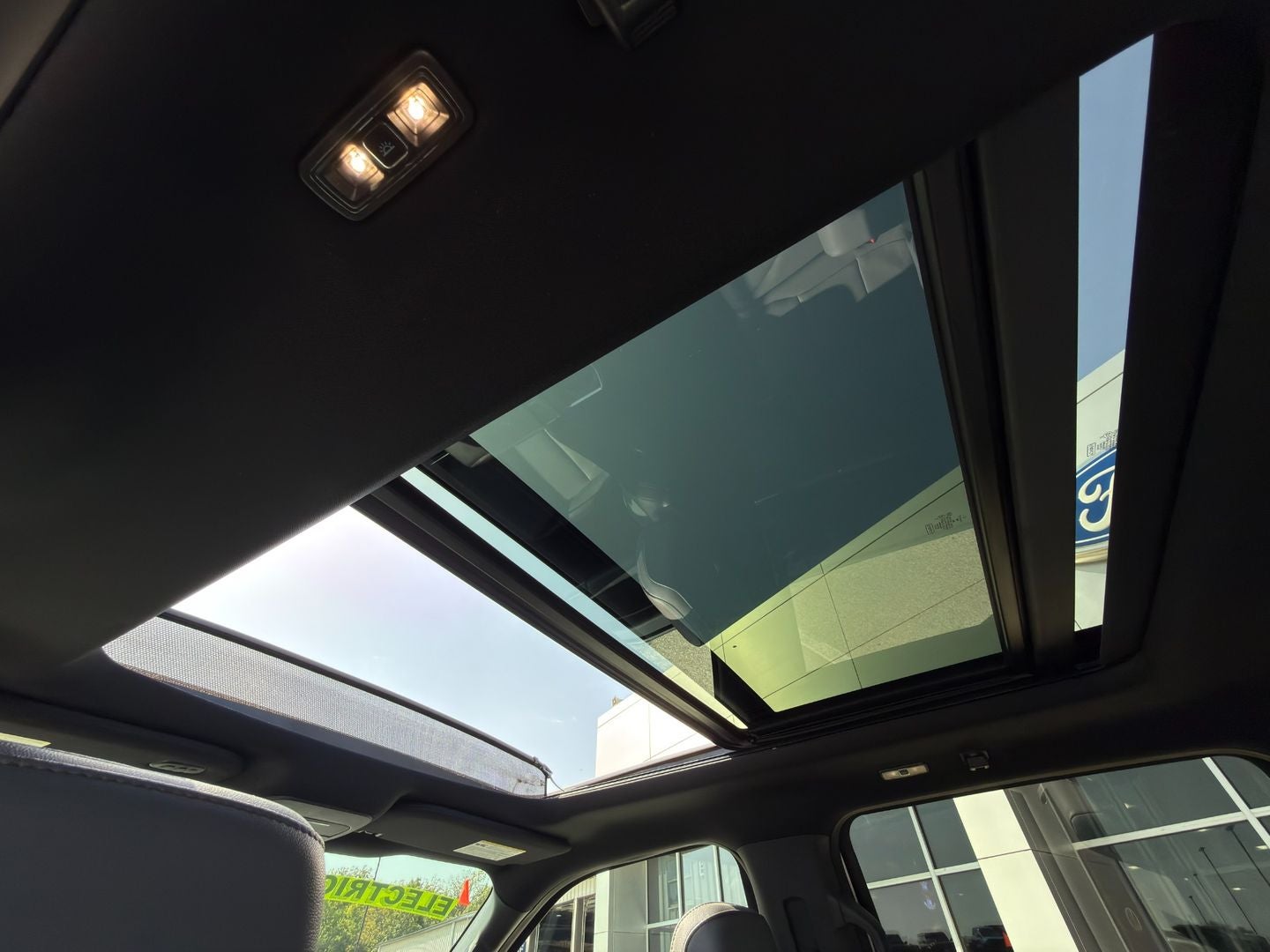 2022 Ford F-150 Lightning LARIAT