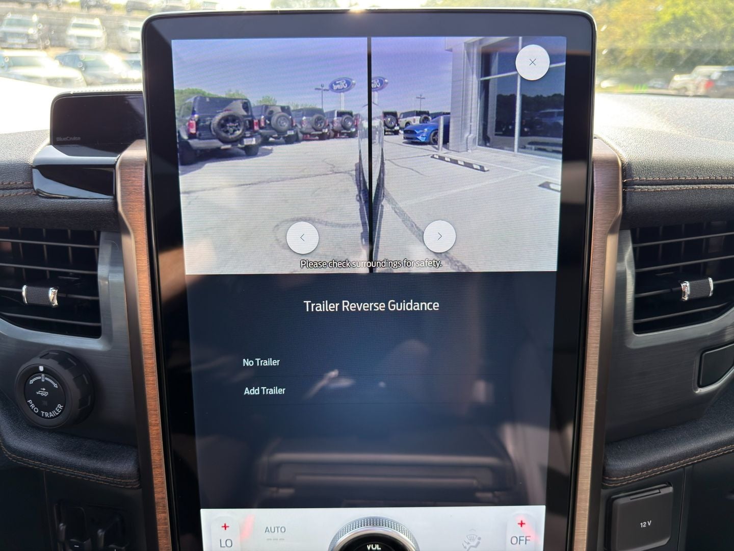 2022 Ford F-150 Lightning LARIAT