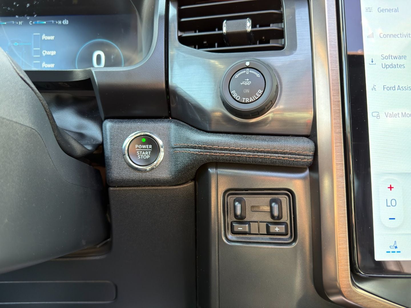 2022 Ford F-150 Lightning LARIAT