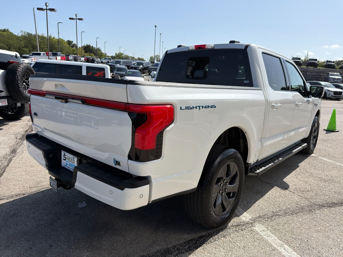 2022 Ford F-150 Lightning LARIAT