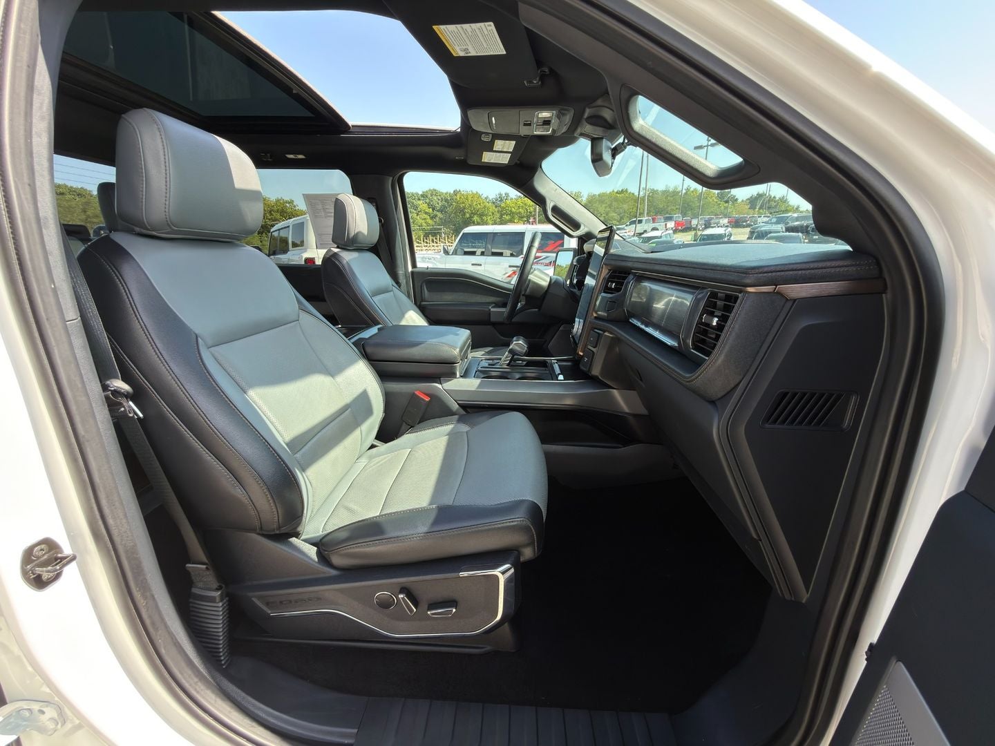 2022 Ford F-150 Lightning LARIAT