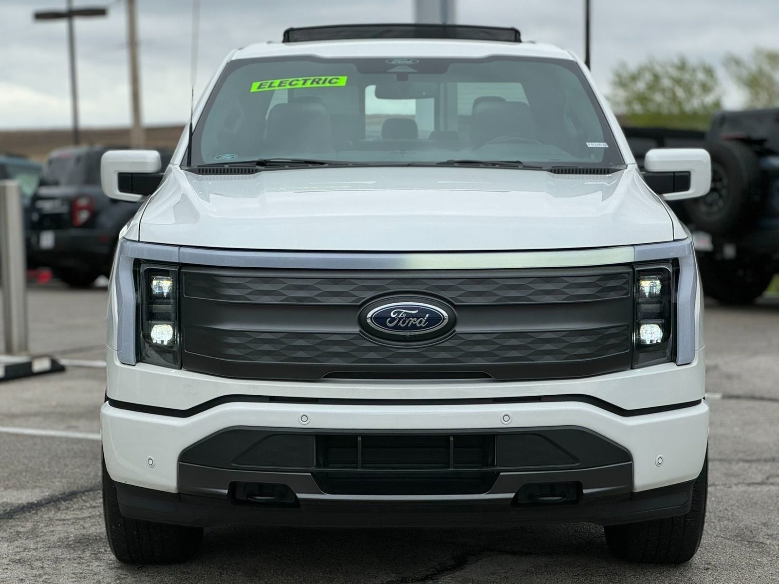 Used 2022 Ford F-150 Lightning Lariat with VIN 1FT6W1EV8NWG08419 for sale in Gower, MO