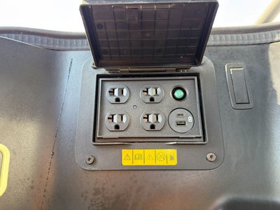 2022 Ford F-150 Lightning Platinum