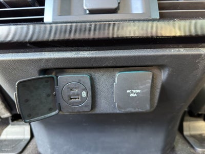 2022 Ford F-150 Lightning Platinum