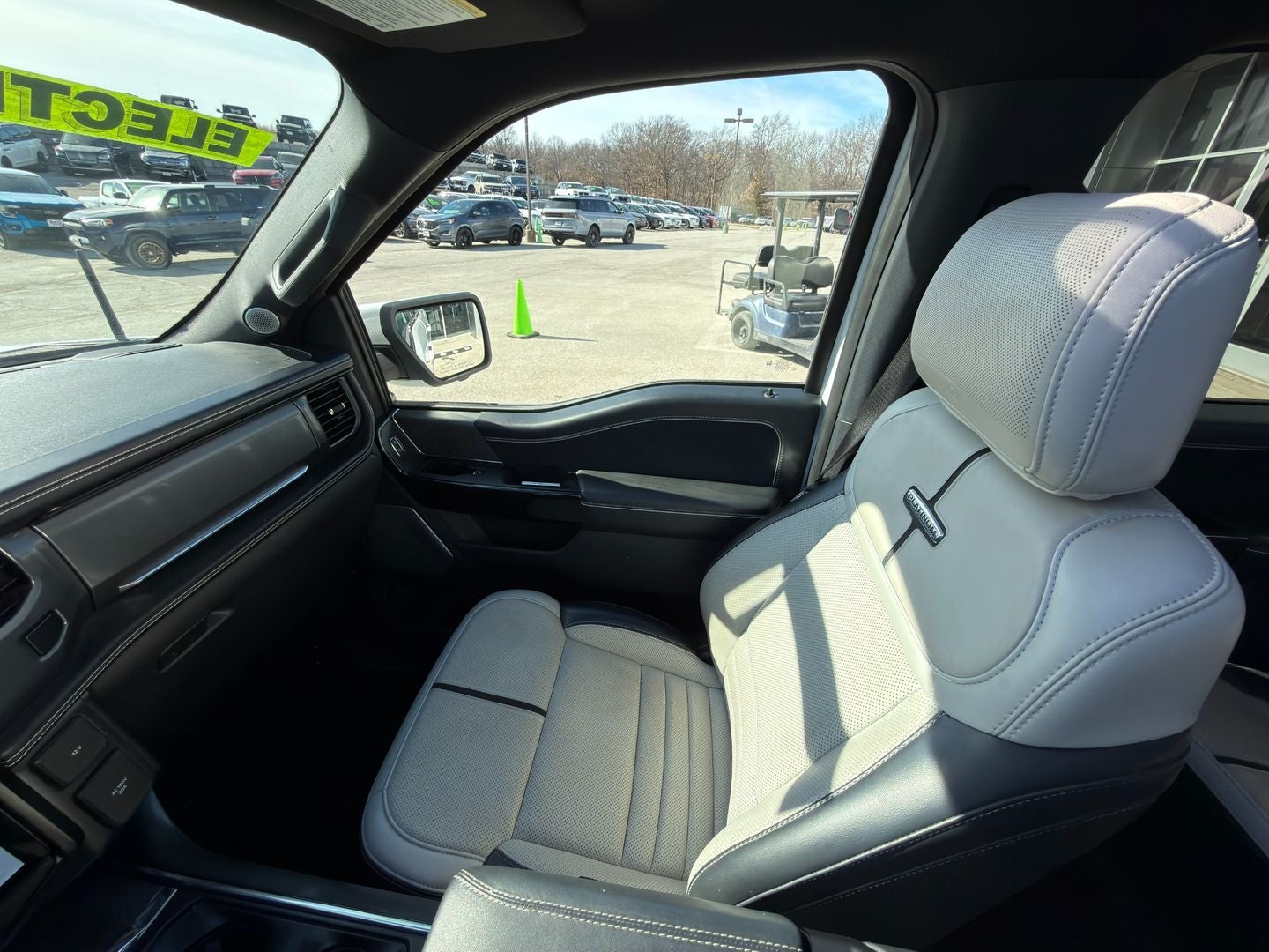 2022 Ford F-150 Lightning Platinum