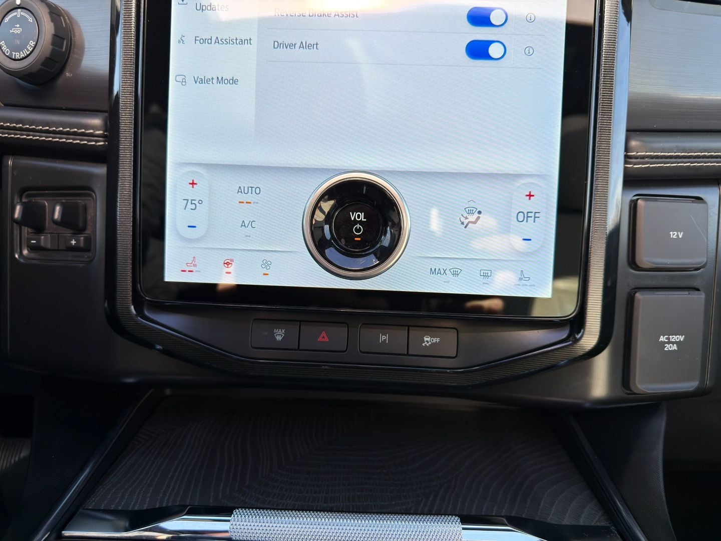 2022 Ford F-150 Lightning Platinum