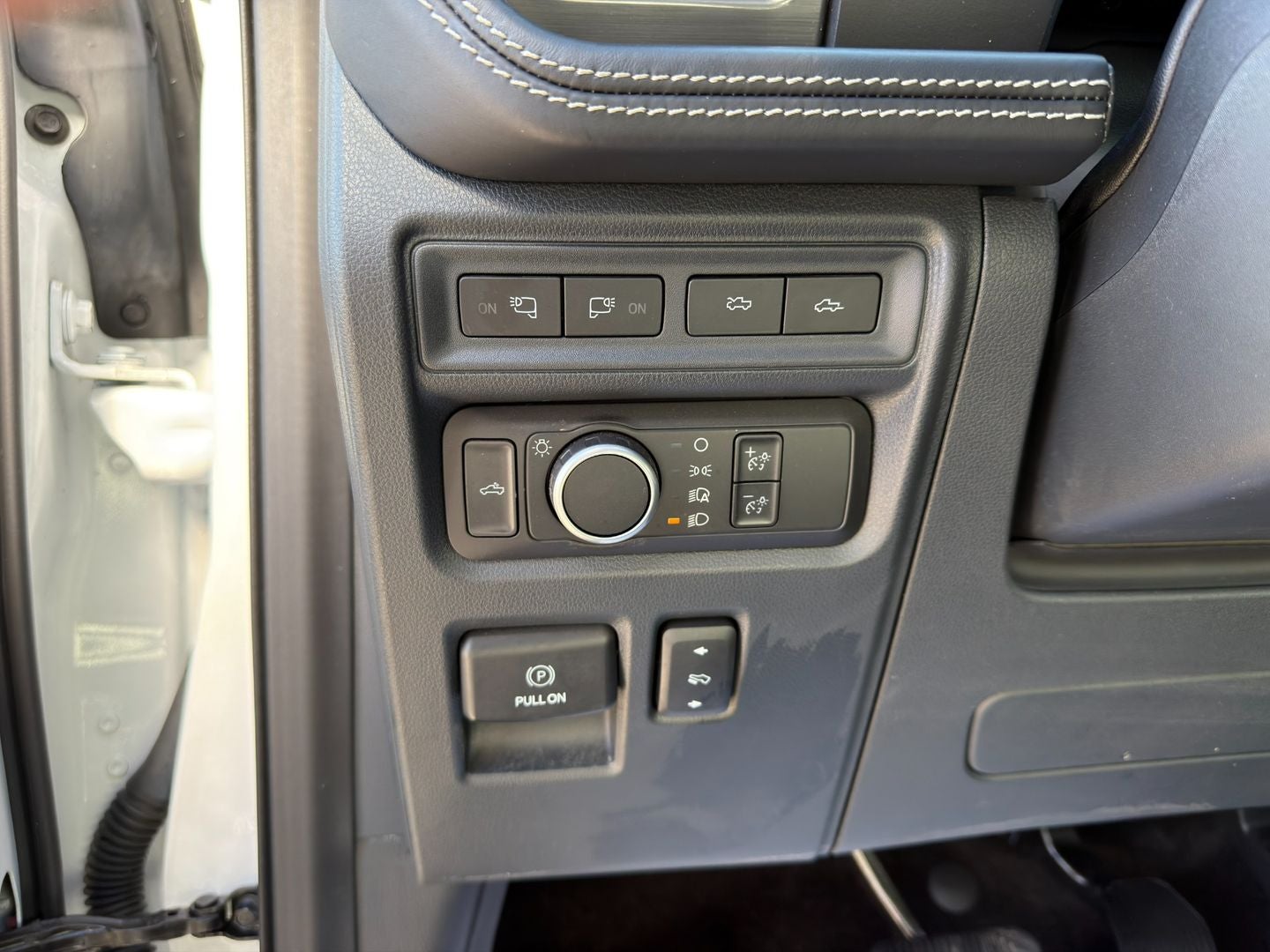 2022 Ford F-150 Lightning Platinum