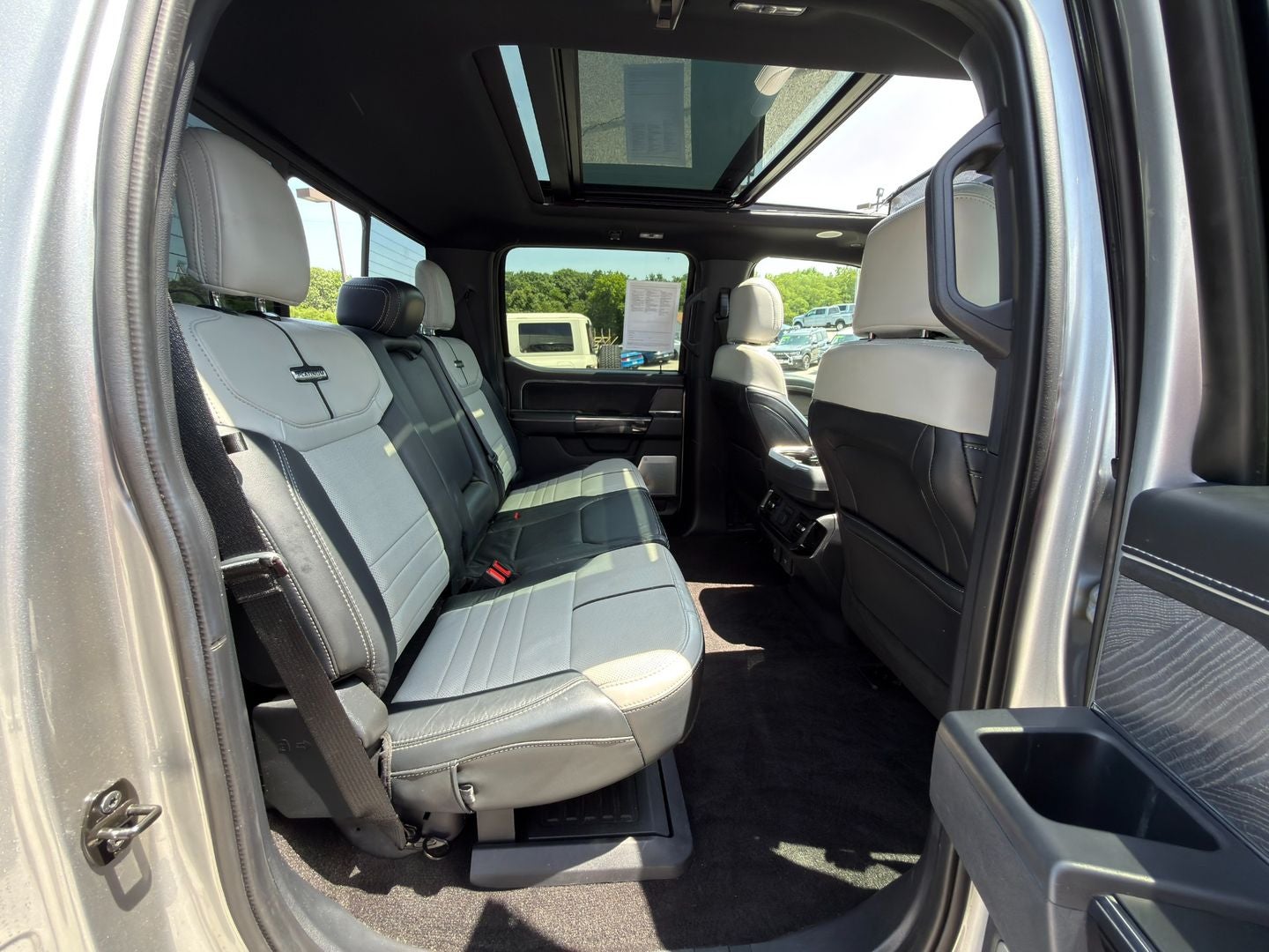 2022 Ford F-150 Lightning Platinum