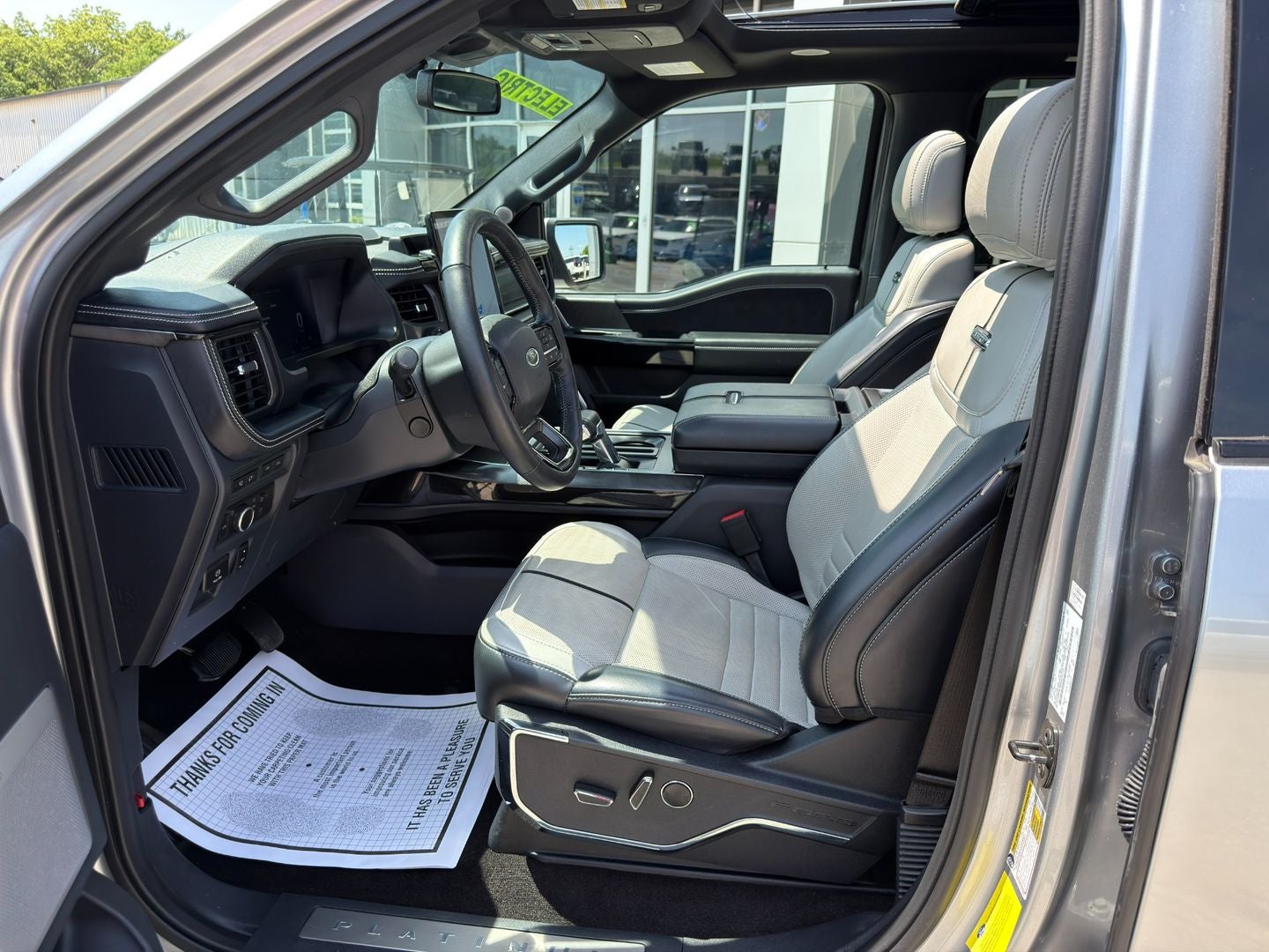 2022 Ford F-150 Lightning Platinum