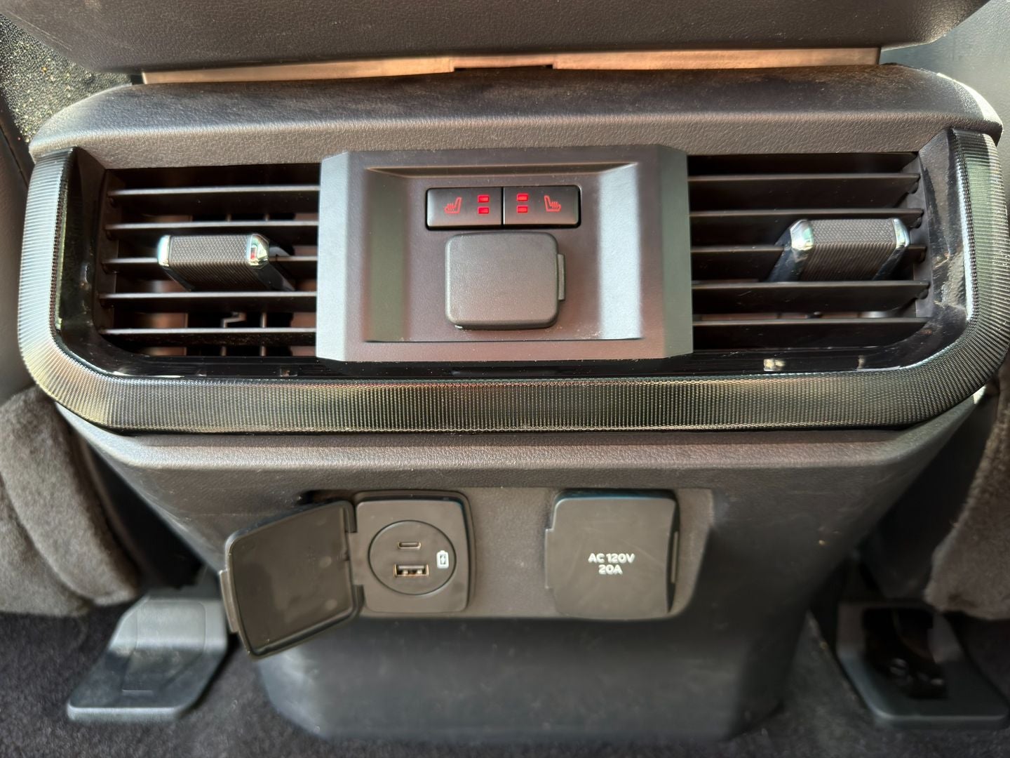 2022 Ford F-150 Lightning Platinum