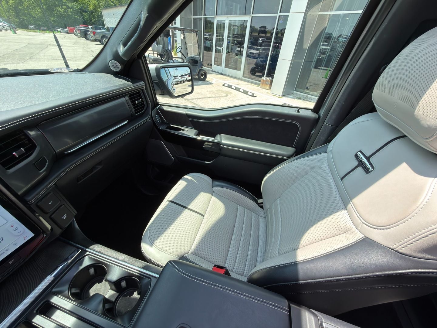 2022 Ford F-150 Lightning Platinum