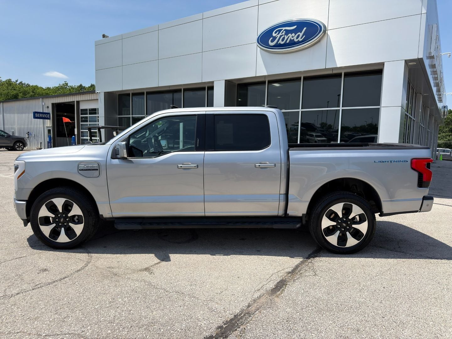 2022 Ford F-150 Lightning Platinum