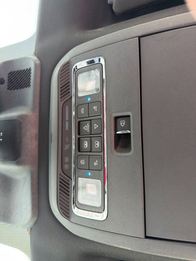 2022 Ford F-150 Lightning Platinum