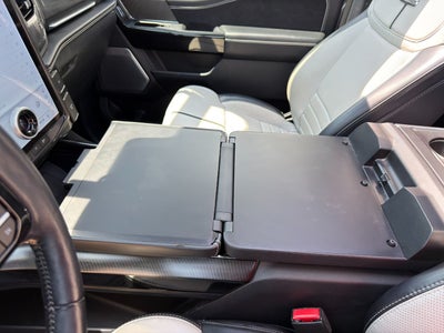 2022 Ford F-150 Lightning Platinum
