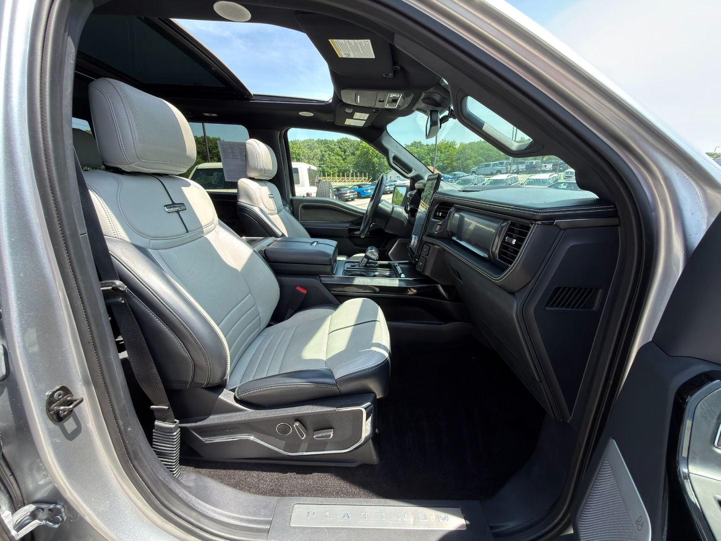 2022 Ford F-150 Lightning Platinum