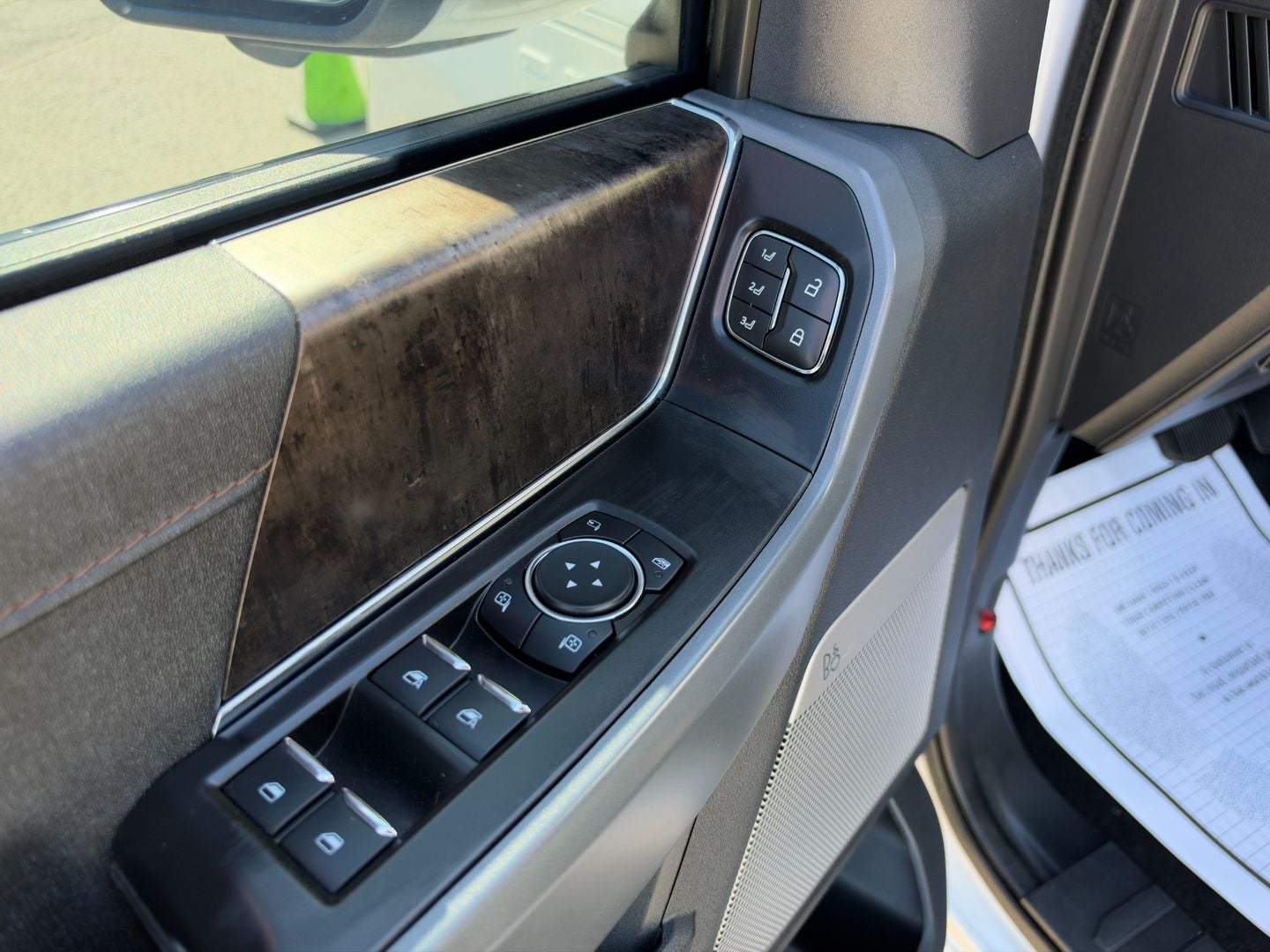 2023 Ford F-150 Lightning LARIAT