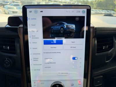 2023 Ford F-150 Lightning LARIAT