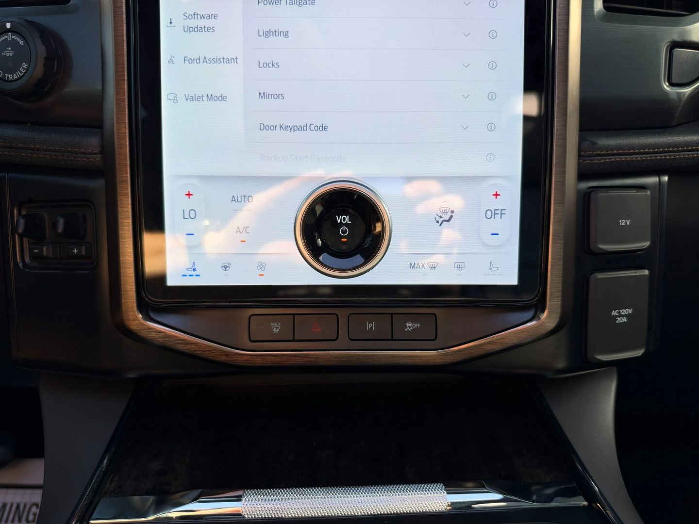 2023 Ford F-150 Lightning LARIAT