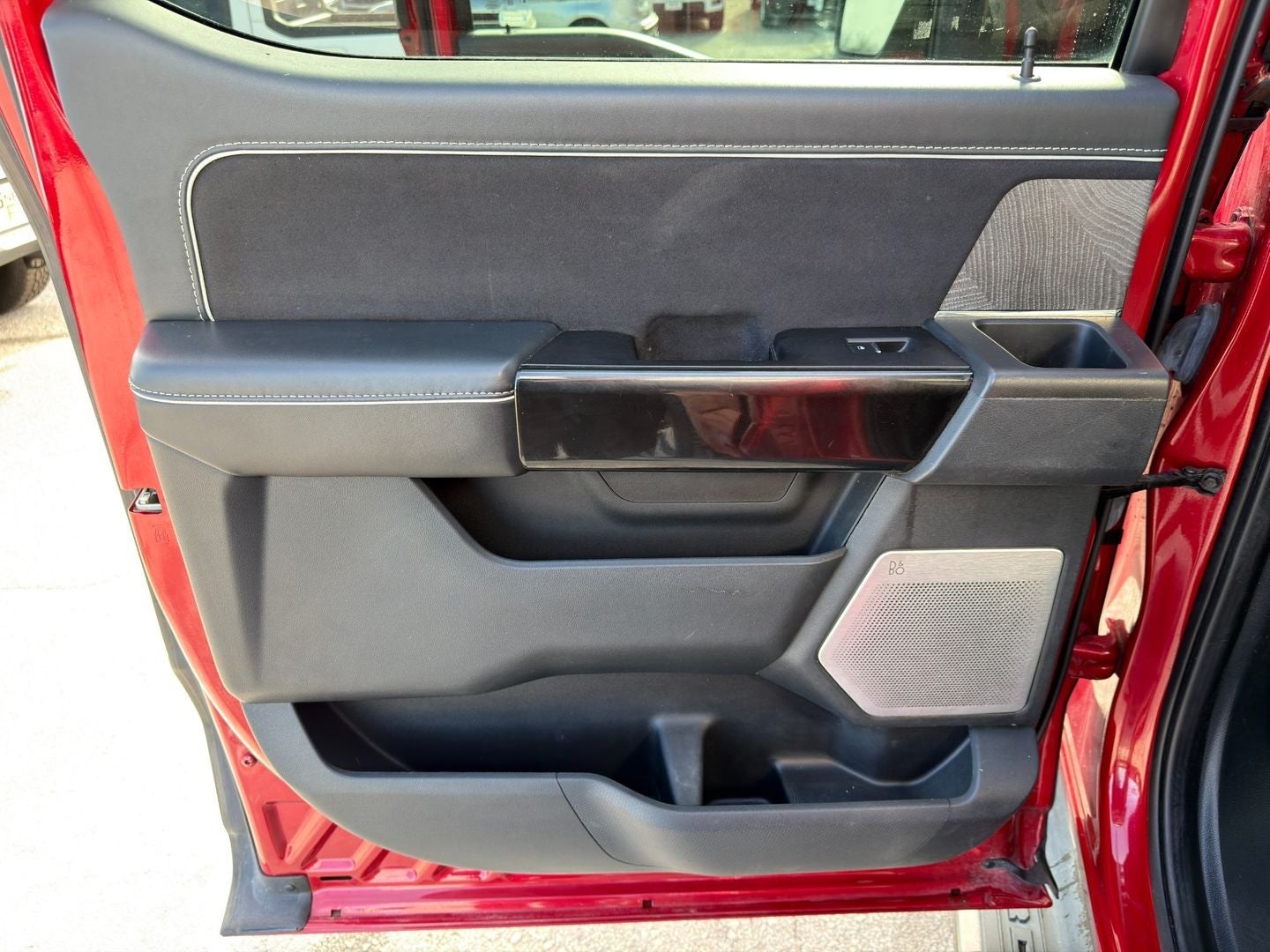 2022 Ford F-150 Lightning Platinum