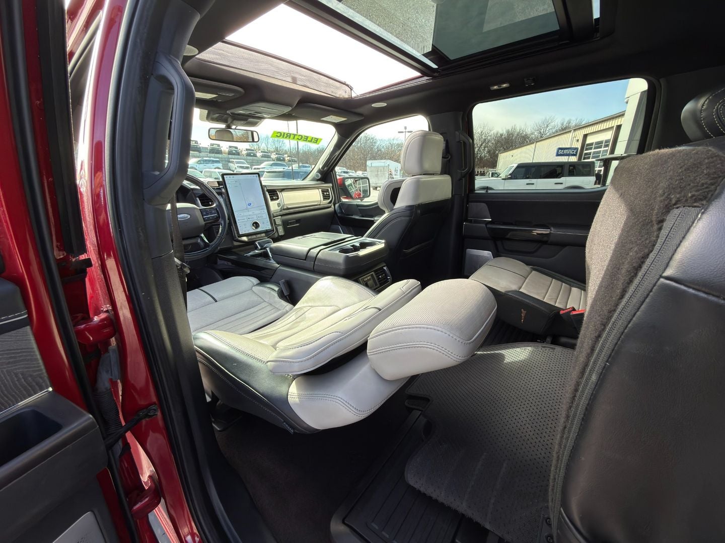 2022 Ford F-150 Lightning Platinum