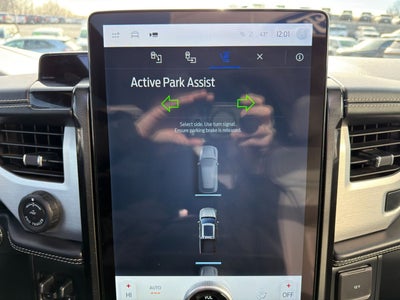 2022 Ford F-150 Lightning Platinum