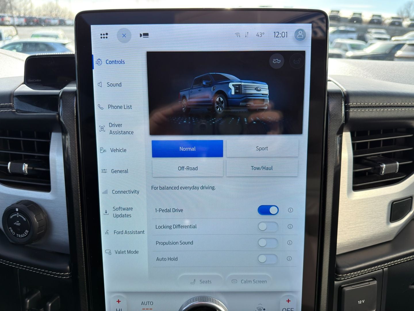 2022 Ford F-150 Lightning Platinum