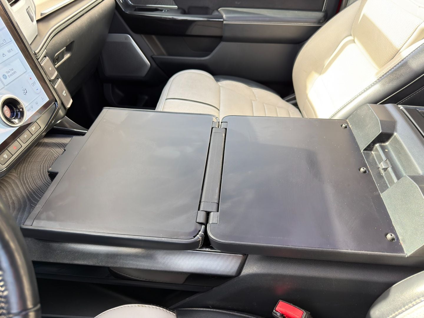 2022 Ford F-150 Lightning Platinum