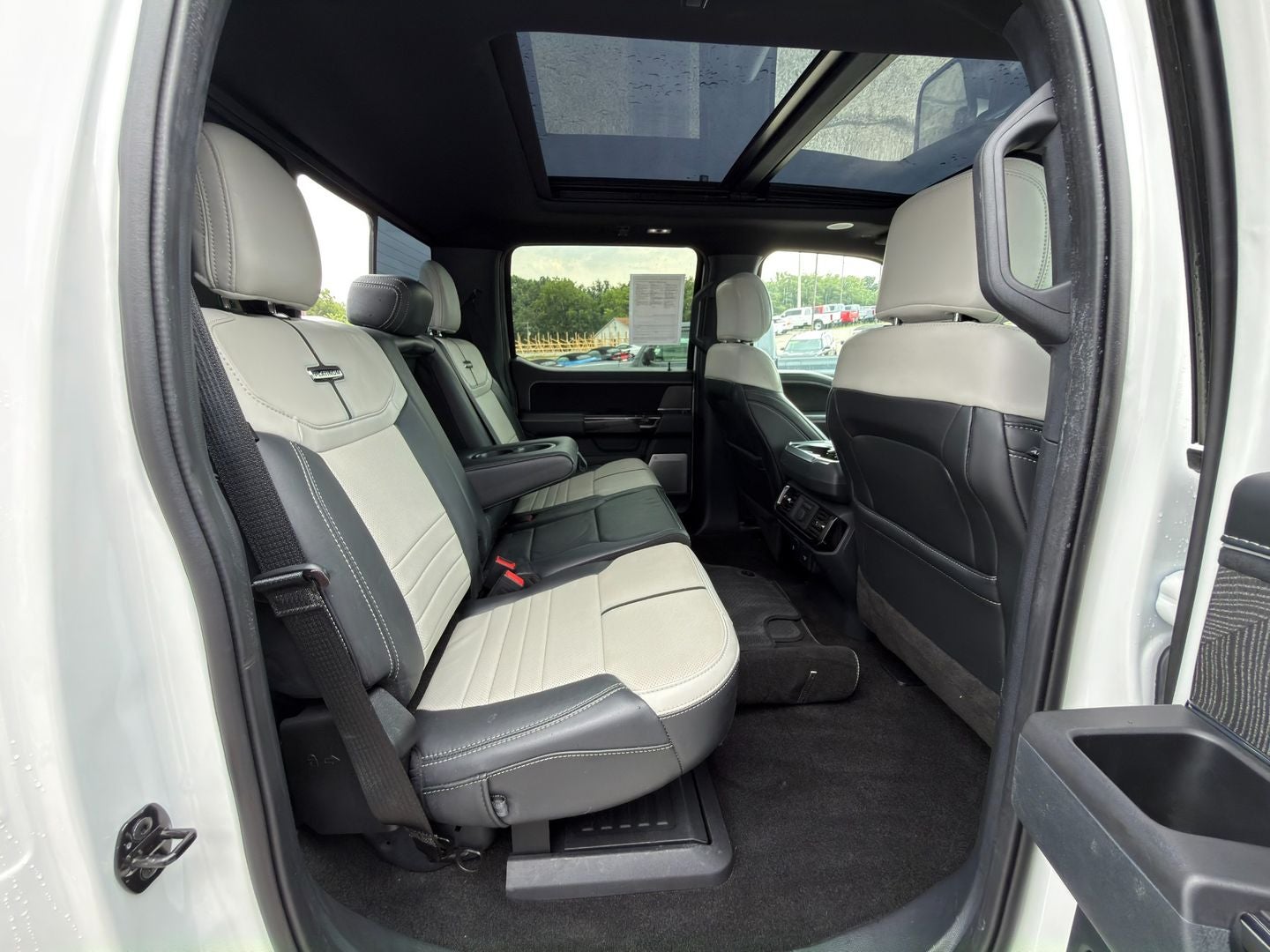 2022 Ford F-150 Lightning Platinum