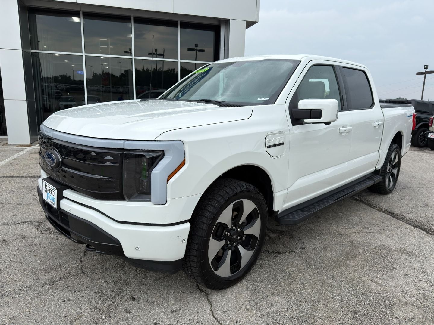 2022 Ford F-150 Lightning Platinum