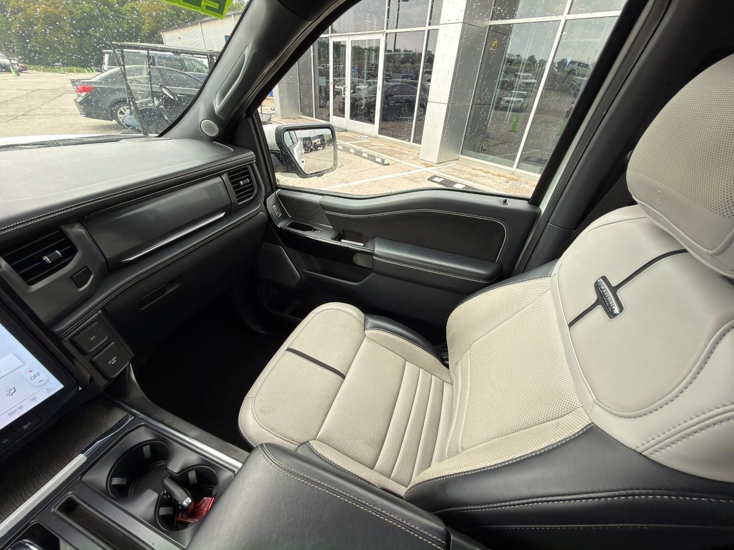 2022 Ford F-150 Lightning Platinum