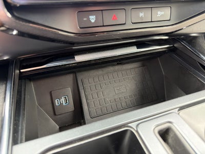 2022 Ford F-150 Lightning Platinum