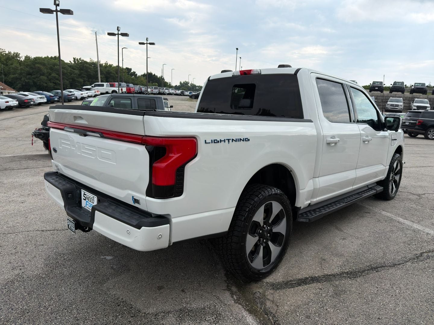 2022 Ford F-150 Lightning Platinum