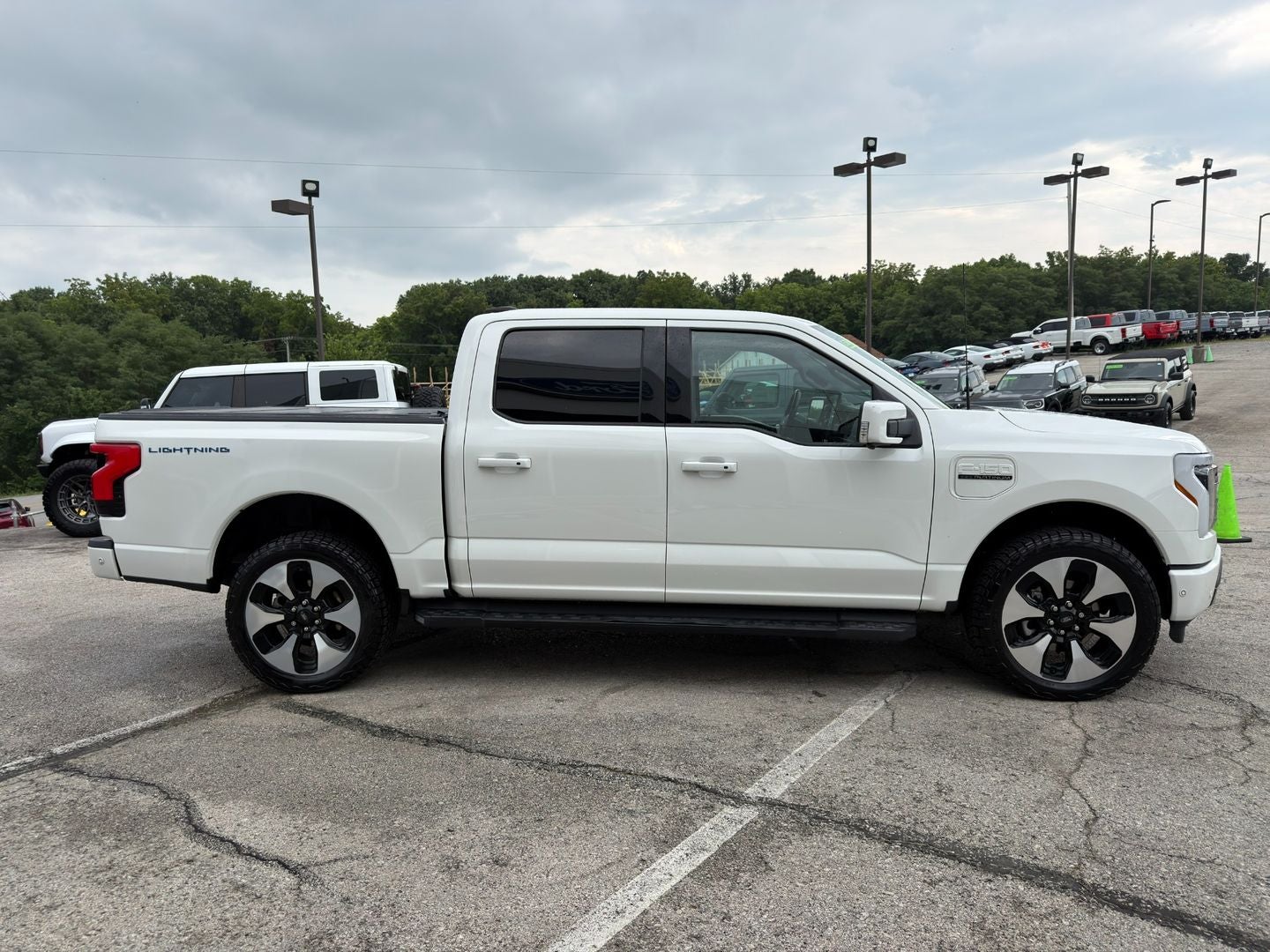 2022 Ford F-150 Lightning Platinum
