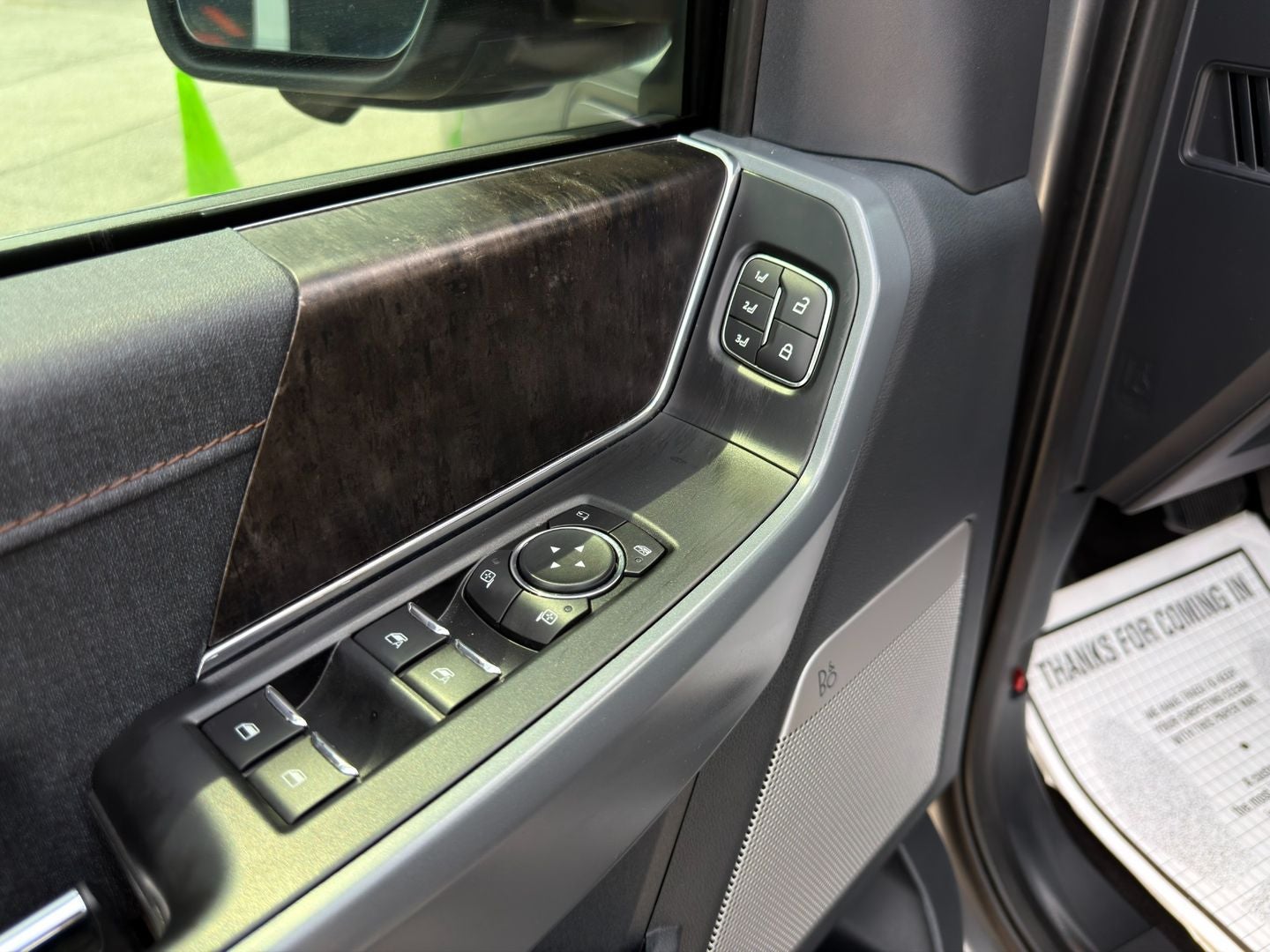 2022 Ford F-150 Lightning LARIAT