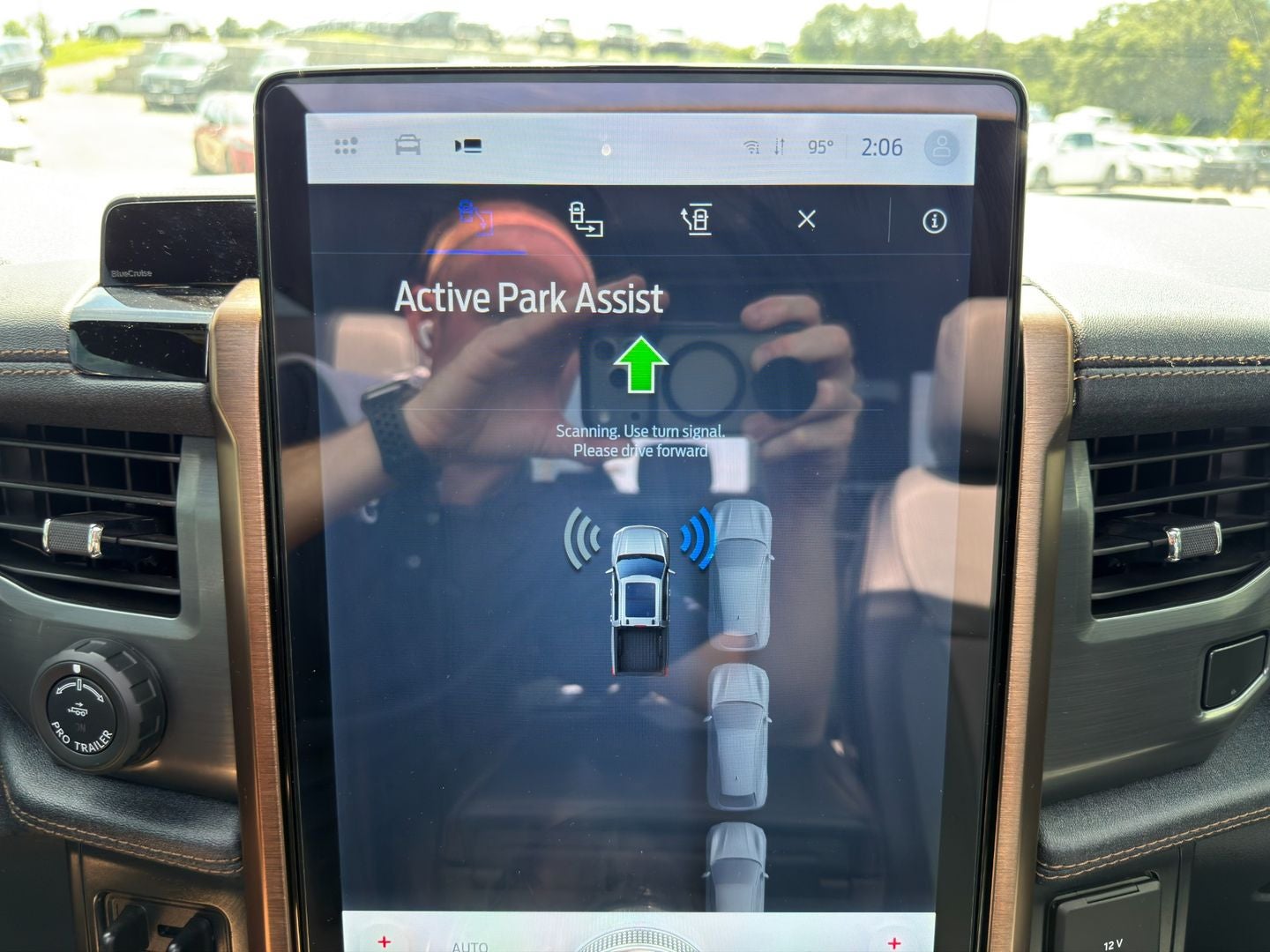 2022 Ford F-150 Lightning LARIAT