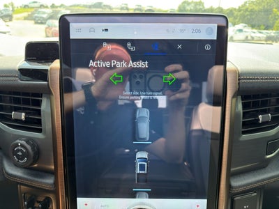 2022 Ford F-150 Lightning LARIAT